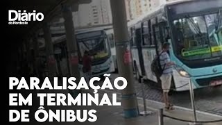 Motorista de ônibus paralisam atividades no Terminal do Papicu em Fortaleza [upl. by Pigeon]