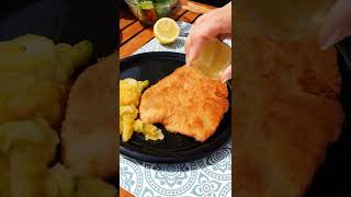 Putenschnitzel ein Schnitzel so richtig lecker shorts [upl. by Enattirb]