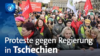 Proteste gegen Sparkurs der tschechischen Regierung [upl. by Oribel867]