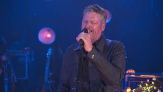 Blake Shelton  Gods Country Live in Los Angeles [upl. by Anilrats]