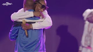 Snoop Dogg performs Lodi Dodi with Dougie Fresh and Slick Rick at Hip Hop 50 Live at Yankee Stadium [upl. by Blalock918]