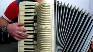 Acordeon Hohner 96 Baixos [upl. by Novy]