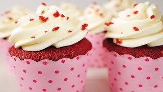 Red Velvet Cupcakes Recipe Demonstration  Joyofbakingcom [upl. by Mellitz]