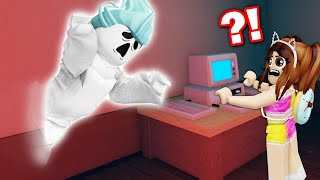 There Was A Ghost in My Game Flee The Facility Roblox [upl. by Oinotnas797]