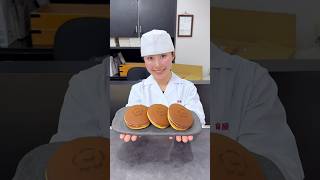 24歳の美人和菓子職人が作る絶品どら焼き🥞【本郷三丁目 扇屋】japanesefood 東京グルメ ドラえもん [upl. by Enilekcaj]