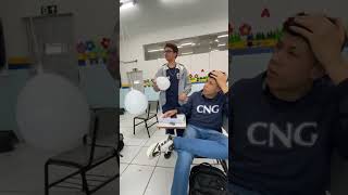 Experiência de eletrização com bexigas [upl. by Ruddy]