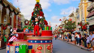 NAVIDAD en MAGIC KINGDOM 🎄 Personajes Desfiles y Proyecciones en el Castillo  Disney World [upl. by Navaj]