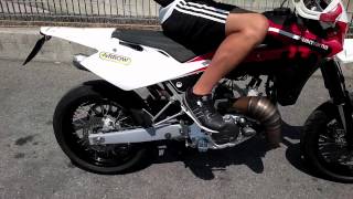 Husqvarna 125 sm sound  led bianchi xD [upl. by Anairotciv]