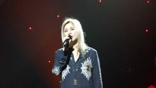 Perdere lamore 15 janvier 2012 Paris Lara fabian show case [upl. by Lugar658]