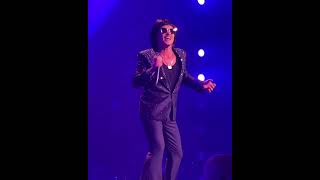 Silk Sonic  Leave the Door Open  Live at Park MGM Las Vegas  May 29 2022 BRUNO WITH A WIG [upl. by Anes]