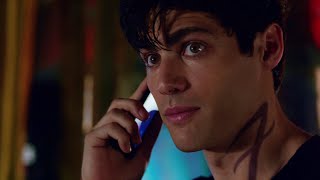 Magnus asks Alec to go out for a drink  Shadowhunters  Season 1 Episode 5 [upl. by Uphemia]