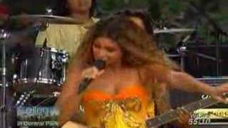 Beyonce Irreplaceable live [upl. by Marutani309]