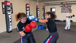 Dojo SenKen Sauvian le 10072024 Entraînement Karaté Full Contact Echange Aurélie et Lena [upl. by Krisha72]