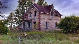 Urbex ABANDONED HOUSE on a CEMETERY [upl. by Nyleak]