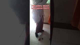 Aulia Pulang Sekolah Bawa Jajanan shorts pulangsekolah jajanan [upl. by Ardith]