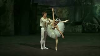 Rudolf Nureyev and Margot Fonteyn in SWAN LAKE  ACT 4 a Pyotr Ilyich Tchaikovsky ballet 1966 [upl. by Salokkin]