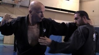 Ninjutsu against Muay Thai full clinch Yossi Sheriff AKBAN [upl. by Arney]