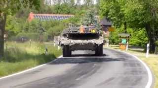 Leopard 2 Kolonne rollt durch Storkau Manöver Heidesturm 2015 [upl. by Atalya]