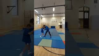 Конкурс quotБрось тренераquot Задняя подсечка от Эмилио wrestling bjj judo sports mma schorts nogi [upl. by Darton]