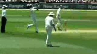 Ashes 2006  Freddie Flintoffs first ball [upl. by Edgard]