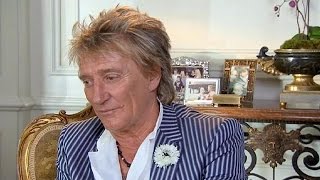 La reina de Inglaterra nombra caballero a Rod Stewart [upl. by Frentz]