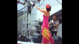 Aureana Tseu／ALOHA YOHOHAMA2011横浜ベイクォーター [upl. by Ahsiuqat]