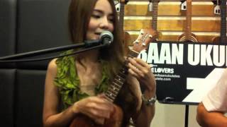 The Show  Solitary Paralee amp A Phadha  Ukulele Live  Baan Ukulele [upl. by Lillywhite]