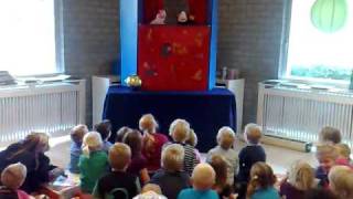 Poppenkast in bibliotheek de Stolpe in Zierikzee [upl. by Dina575]