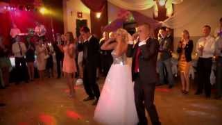 Najlepszy Pierwszy Taniec na wesoło 2013  Ona tańczy dla mnie  the best first dance ever [upl. by Nosde]