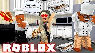 MULTIPLAYER WORKING AT A PIZZA PLACE IN ROBLOX [upl. by Demp86]