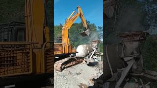 excavator beko truk molen truk oleng shorts [upl. by Ayik113]