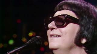 Roy Orbison  Oh Pretty Woman Live 1982 [upl. by Nitsua]