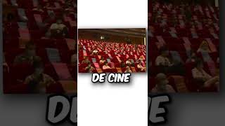 El peor San Valentín  solteros se unen para pagar sillas del cine en China 🍿🤡 Shorts [upl. by Eilram468]