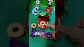 Crocodile Dentist 🐊 Eating Dewberry Blueberry Jam Sandwich Cookies crocodile asmr youtubeshorts [upl. by Adara858]