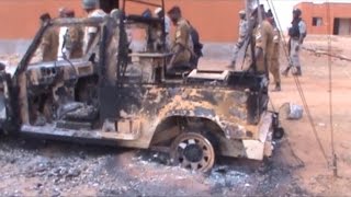 Burkina Faso  12 soldats tués dans une attaque jihadiste à la frontière avec le Mali [upl. by Lednic]