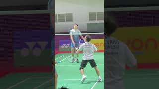 Pukulan Badminton Mencongkel Kalian Bisa [upl. by Ellehcram]