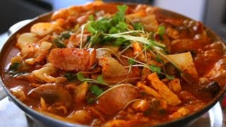 Army base stew Budaejjigae 부대찌개 [upl. by Namor963]