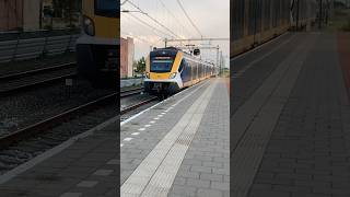 SNG halteert op station Houten Castellum  DutchRail  train trainspotting treinleven railway [upl. by Norej]