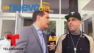 Nicky Jam muy bien vestido para los Premios Billboard  Un Nuevo Día  Telemundo [upl. by Adnilemreh]