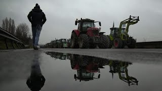 Colère des agriculteurs  les manifestants attendent des explications du gouvernement [upl. by Naima]