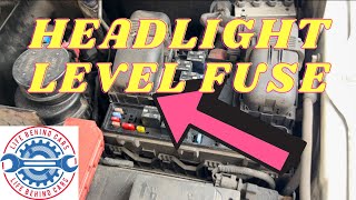 Vauxhall Vivaro Diesel 2014 Headlight Levelling Fuse Location [upl. by Silera]