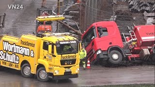 10032020  VN24  Traktor hilft bei LKW Bergung mit ForstSeilwinde [upl. by Filemon]