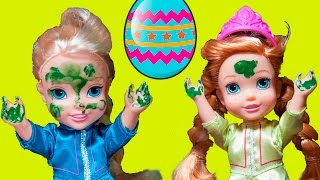 Elsa and Anna toddlers EASTER and EGG PAINTING water splash and relax and swimming pool fun [upl. by Lati]