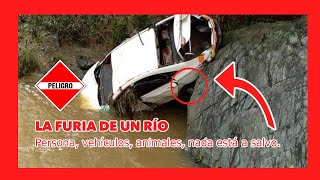 🔴 GRAN PELIGRO RIADA 😲 🌊Rio Crecido Arrastra Personas Vehículos todo a su paso [upl. by Assenab]