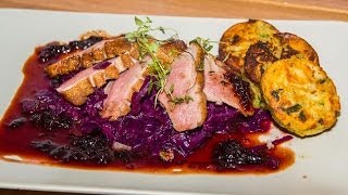 Tatort Küche  Entenbrust mit Rotkohl und Serviettenknödel [upl. by Joe297]