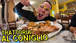 MANGIO IL VERO CONIGLIO IN UNA TRATTORIA [upl. by Lumbye]