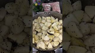 Tasty idli fry recipe  shorts Viral shorts  foodie  Idli love Music Chanda ki rasoi [upl. by Oruasi910]