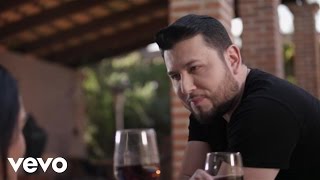 Roberto Tapia  Vale La Pena Video Oficial [upl. by Grearson]