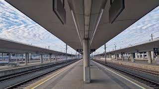 Einfahrt des Regionalexpress 5093 am 23092024 in Linz Hbf [upl. by Idrahs]