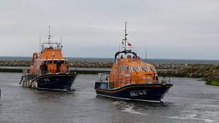 Lifeboats coming into Girvan Harbour [upl. by Hoskinson]